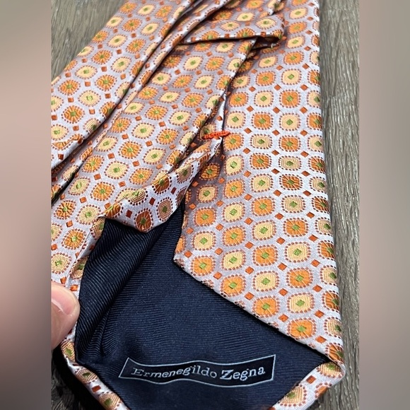 Ermenegildo Zegna Tie Made in Italy 100% Silk Pastel Geometric Sunburst EUC - Picture 7 of 13